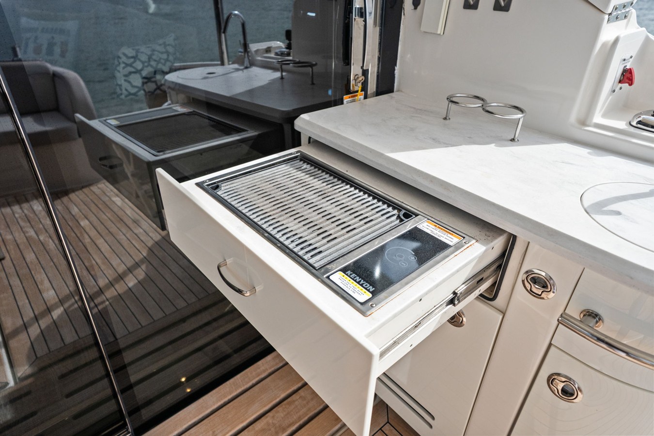 2018 Sea Ray L650 Fly 60