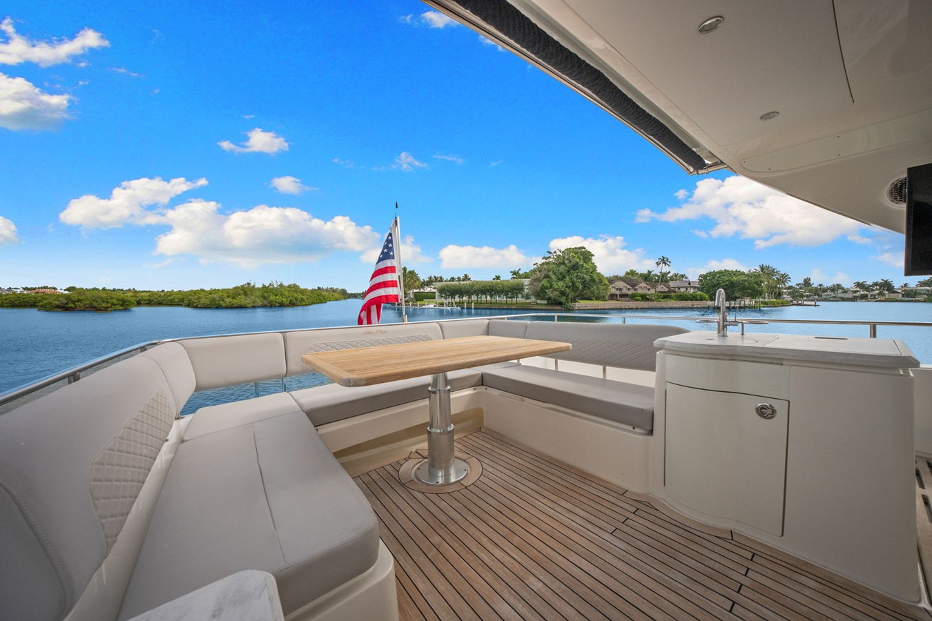 2018 Sea Ray L650 Fly 72