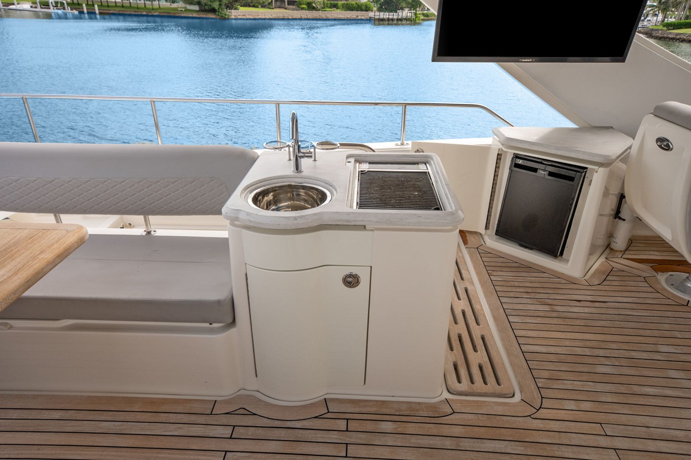 2018 Sea Ray L650 Fly 75
