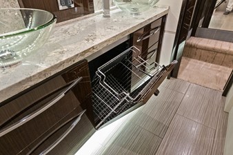 2018 Sea Ray L650 Fly 33