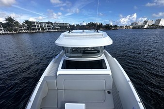 Cruisers Yachts 38 VTR 42 2026 Cruisers Yachts 38 VTR 43