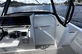 Cruisers Yachts 38 VTR 46 2026 Cruisers Yachts 38 VTR 47