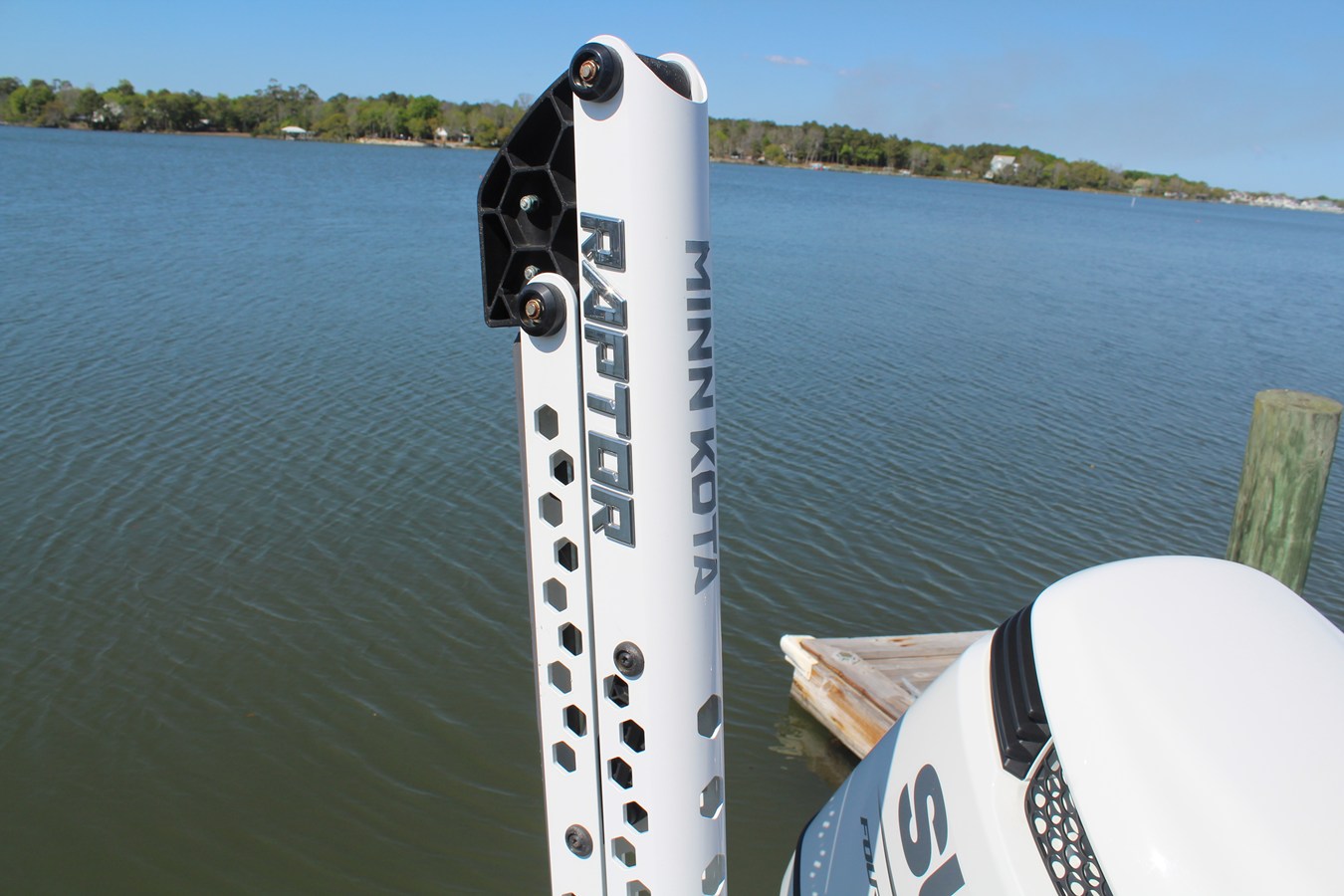 2022 Avid 23 FS MAG 25