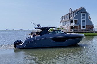Cruisers Yachts 38 GLS-OB SB 0 2024 Cruisers Yachts 38 GLS-OB SB 1