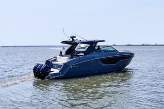 Cruisers Yachts 38 GLS-OB SB 1 2024 Cruisers Yachts 38 GLS-OB SB 2