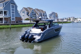 Cruisers Yachts 38 GLS-OB SB 4 2024 Cruisers Yachts 38 GLS-OB SB 5