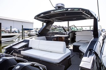 Cruisers Yachts 38 GLS-OB SB 12 2024 Cruisers Yachts 38 GLS-OB SB 13