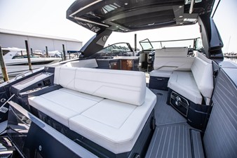 Cruisers Yachts 38 GLS-OB SB 13 2024 Cruisers Yachts 38 GLS-OB SB 14