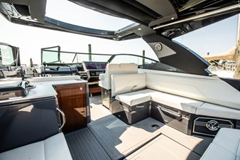 Cruisers Yachts 38 GLS-OB SB 25 2024 Cruisers Yachts 38 GLS-OB SB 26