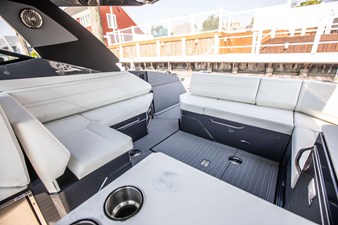Cruisers Yachts 38 GLS-OB SB 26 2024 Cruisers Yachts 38 GLS-OB SB 27