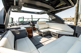 Cruisers Yachts 38 GLS-OB SB 27 2024 Cruisers Yachts 38 GLS-OB SB 28