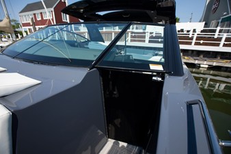 Cruisers Yachts 38 GLS-OB SB 68 2024 Cruisers Yachts 38 GLS-OB SB 69