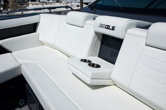 Cruisers Yachts 38 GLS-OB SB 76 2024 Cruisers Yachts 38 GLS-OB SB 77