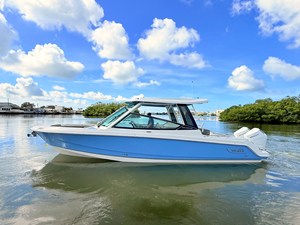 Boston Whaler 330 Vantage 0 2027 Boston Whaler 330 Vantage 1