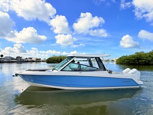 Boston Whaler 330 Vantage 1 2027 Boston Whaler 330 Vantage 2