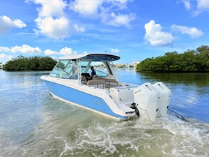 Boston Whaler 330 Vantage 19 2027 Boston Whaler 330 Vantage 20