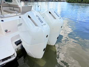 Boston Whaler 330 Vantage 21 2027 Boston Whaler 330 Vantage 22