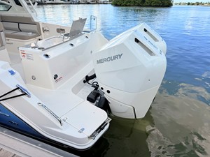 Boston Whaler 330 Vantage 22 2027 Boston Whaler 330 Vantage 23