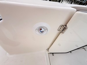 Boston Whaler 330 Vantage 26 2027 Boston Whaler 330 Vantage 27