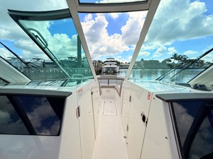 Boston Whaler 330 Vantage 67 2027 Boston Whaler 330 Vantage 68