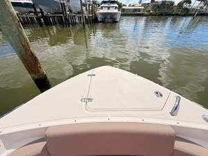 Boston Whaler 330 Vantage 85 2027 Boston Whaler 330 Vantage 86