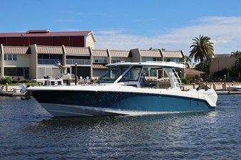 Boston Whaler 350 Realm 0 2027 Boston Whaler 350 Realm 1