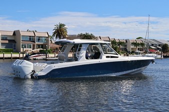Boston Whaler 350 Realm 9 2027 Boston Whaler 350 Realm 10