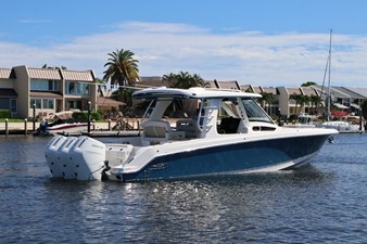 Boston Whaler 350 Realm 10 2027 Boston Whaler 350 Realm 11