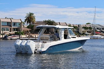 Boston Whaler 350 Realm 11 2027 Boston Whaler 350 Realm 12