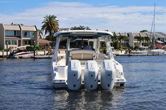 Boston Whaler 350 Realm 12 2027 Boston Whaler 350 Realm 13