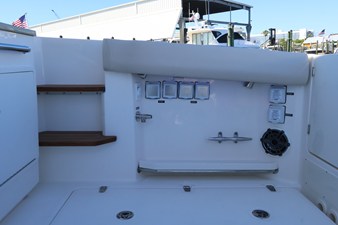 Boston Whaler 350 Realm 19 2027 Boston Whaler 350 Realm 20