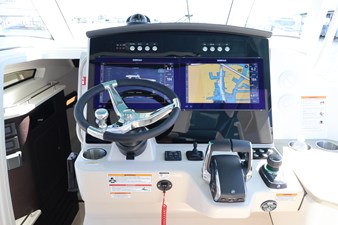 Boston Whaler 350 Realm 29 2027 Boston Whaler 350 Realm 30