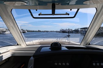 Boston Whaler 350 Realm 34 2027 Boston Whaler 350 Realm 35