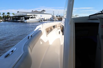 Boston Whaler 350 Realm 48 2027 Boston Whaler 350 Realm 49