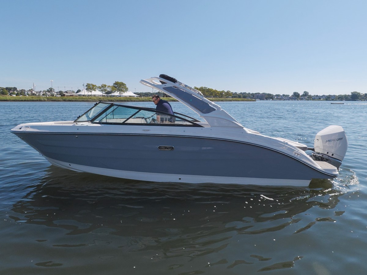 2026 Sea Ray SDX 250 Outboard 4