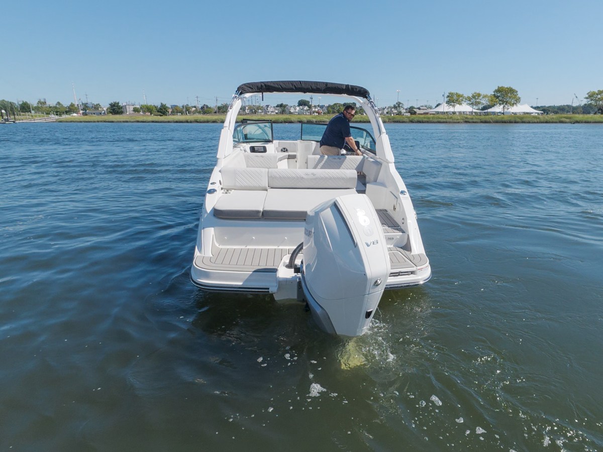 2026 Sea Ray SDX 250 Outboard 5