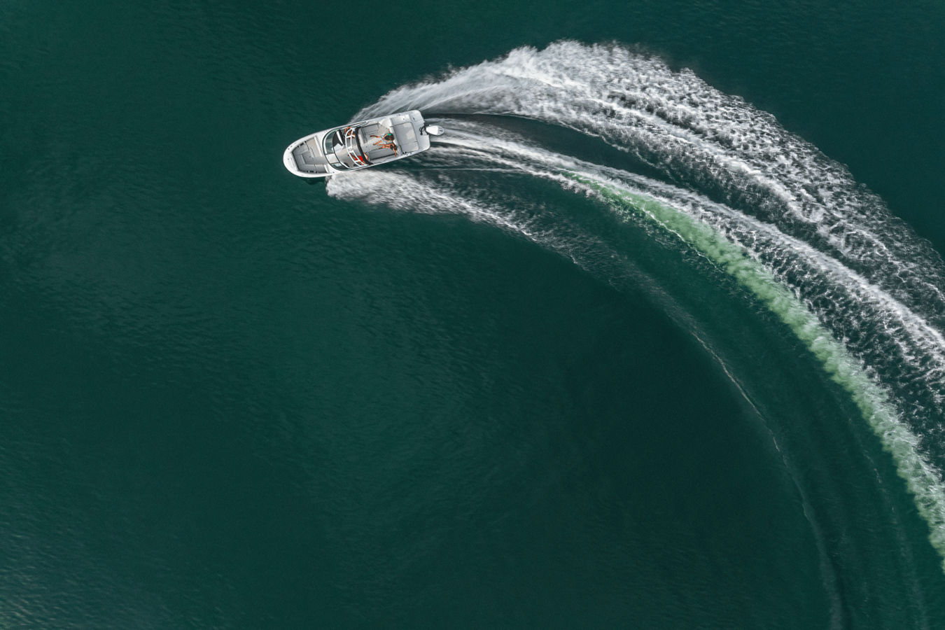 2026 Sea Ray SDX 250 Outboard 37