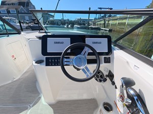 2026 Sea Ray SDX 250 Outboard 21