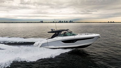 Cruisers Yachts 38 GLS OB 0 2024 Cruisers Yachts 38 GLS OB 1