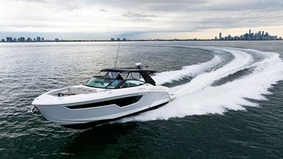 Cruisers Yachts 38 GLS OB 14 2024 Cruisers Yachts 38 GLS OB 15