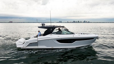Cruisers Yachts 38 GLS OB 28 2024 Cruisers Yachts 38 GLS OB 29