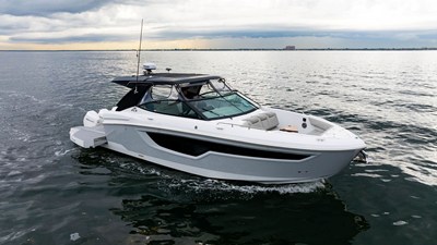 Cruisers Yachts 38 GLS OB 29 2024 Cruisers Yachts 38 GLS OB 30