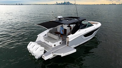 Cruisers Yachts 38 GLS OB 32 2024 Cruisers Yachts 38 GLS OB 33