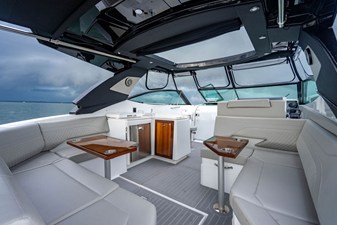 Cruisers Yachts 38 GLS OB 43 2024 Cruisers Yachts 38 GLS OB 44