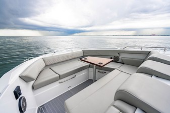 Cruisers Yachts 38 GLS OB 62 2024 Cruisers Yachts 38 GLS OB 63