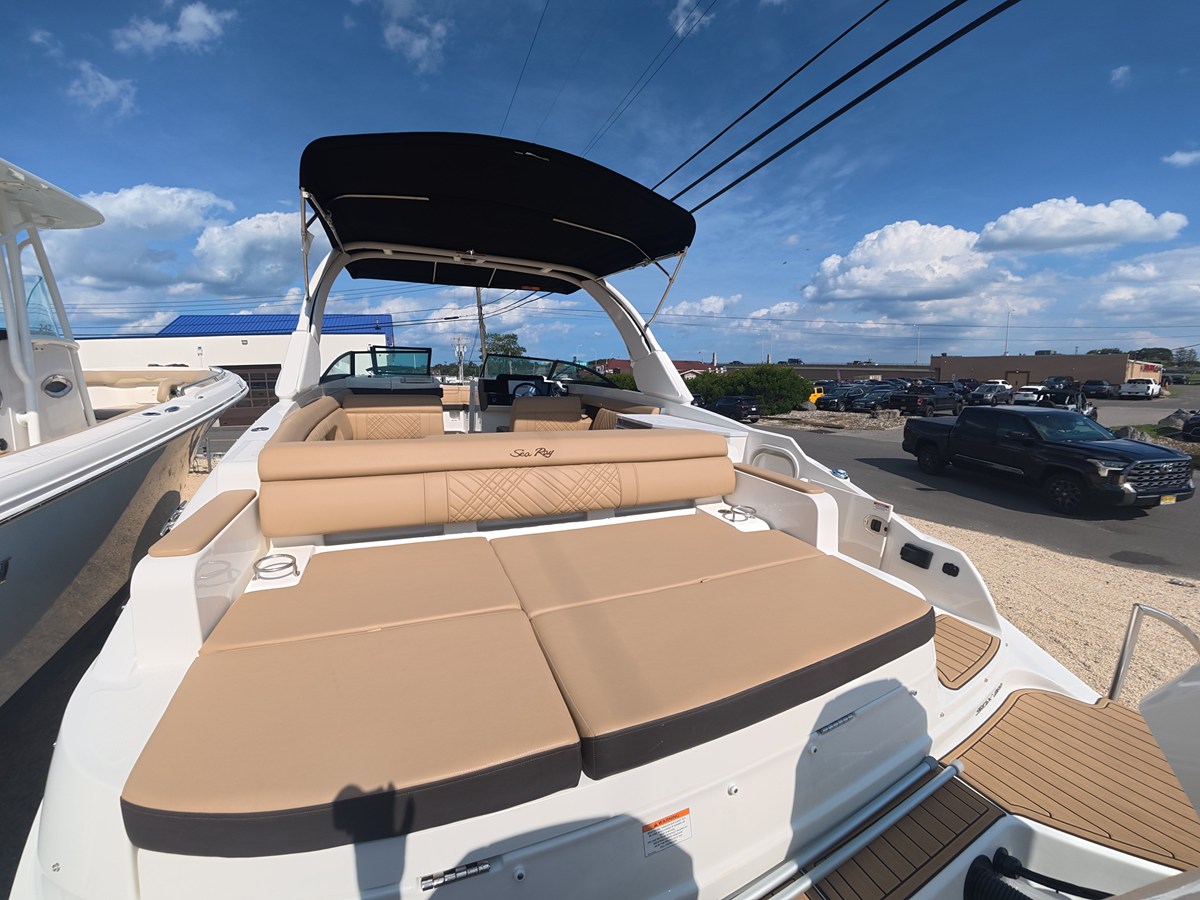 2027 Sea Ray SDX 290 Outboard 4
