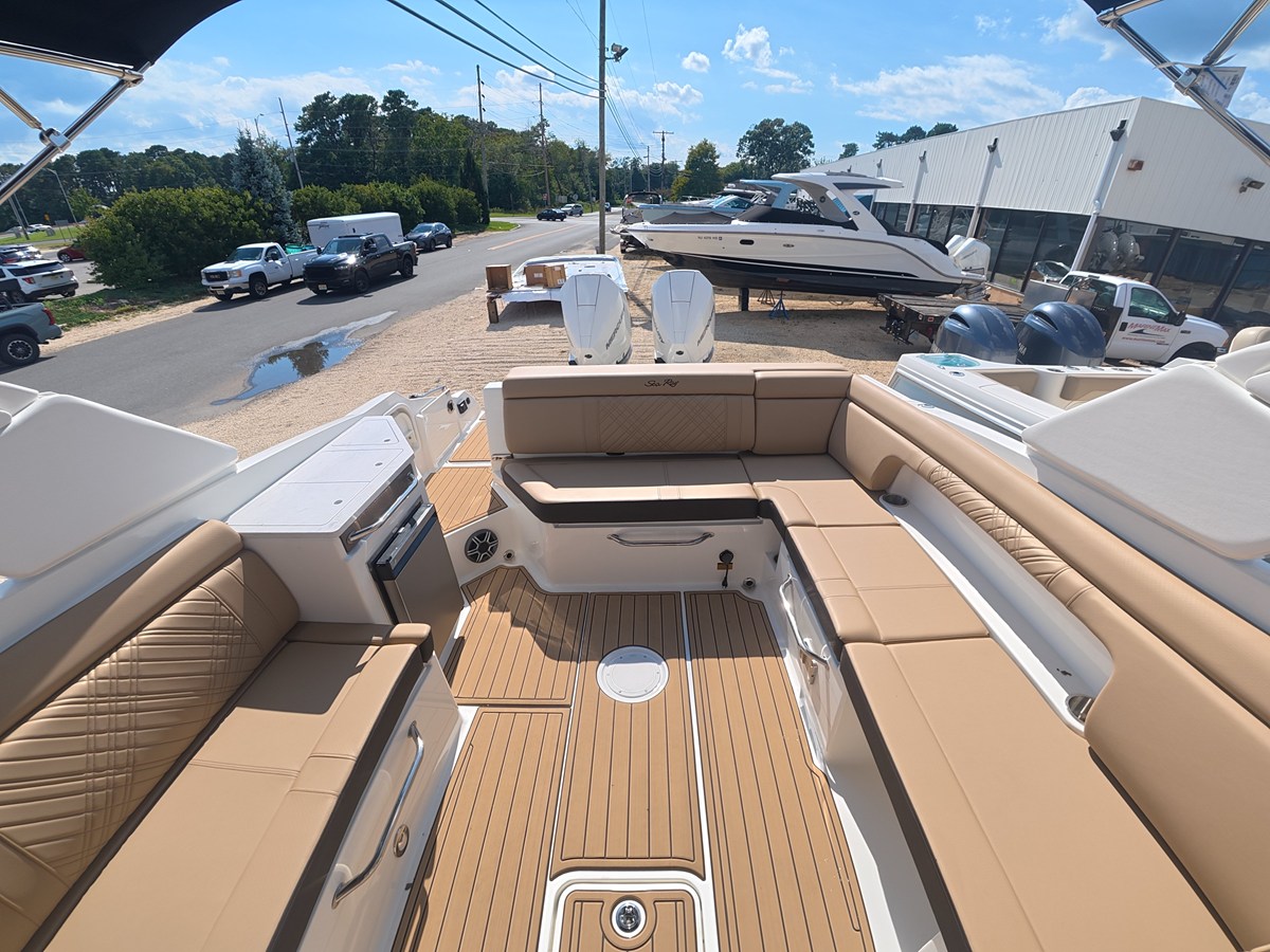 2027 Sea Ray SDX 290 Outboard 6