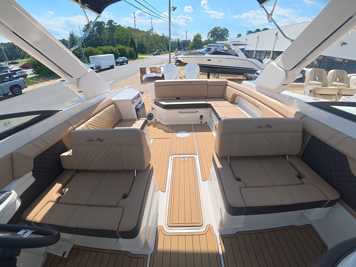 2027 Sea Ray SDX 290 Outboard 14