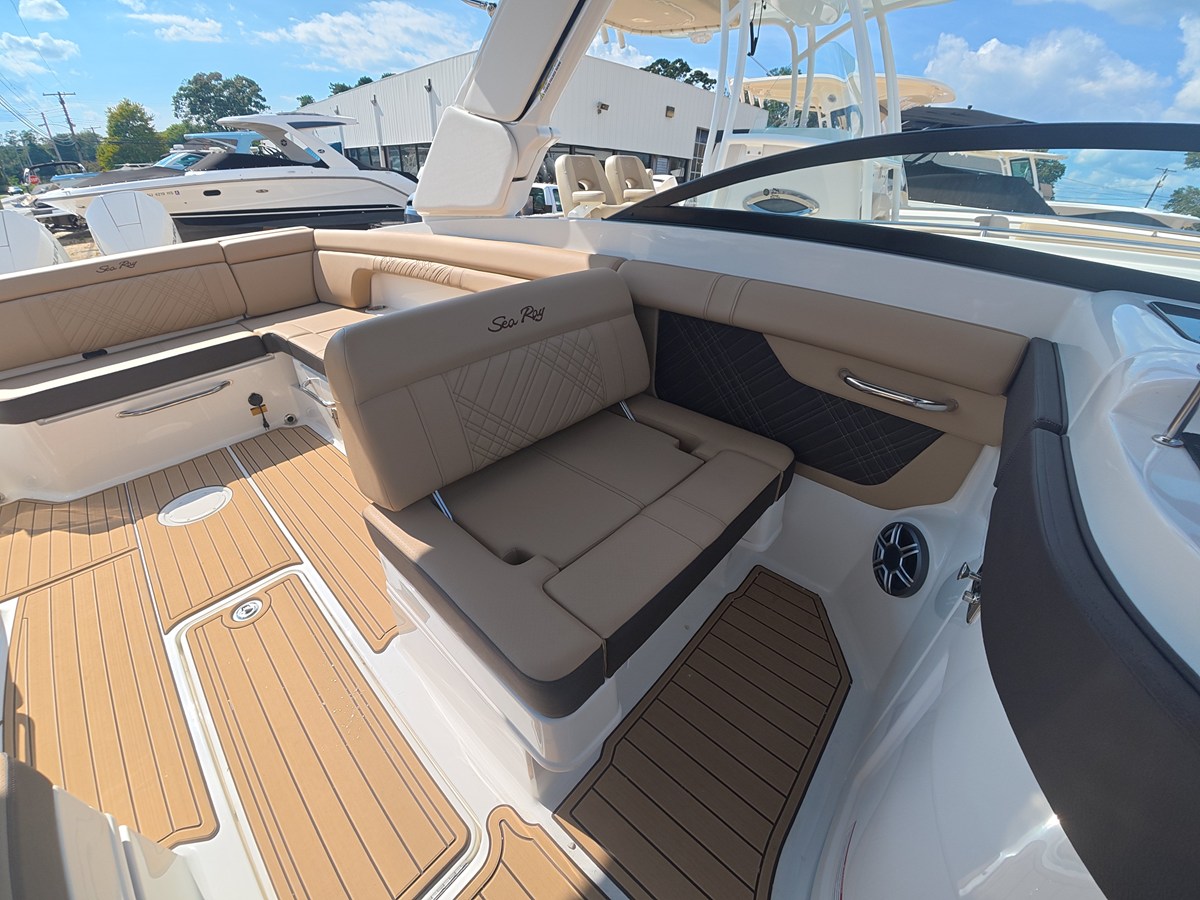 2027 Sea Ray SDX 290 Outboard 15