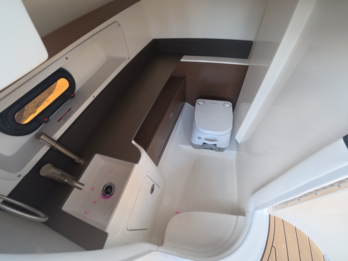 2027 Sea Ray SDX 290 Outboard 18